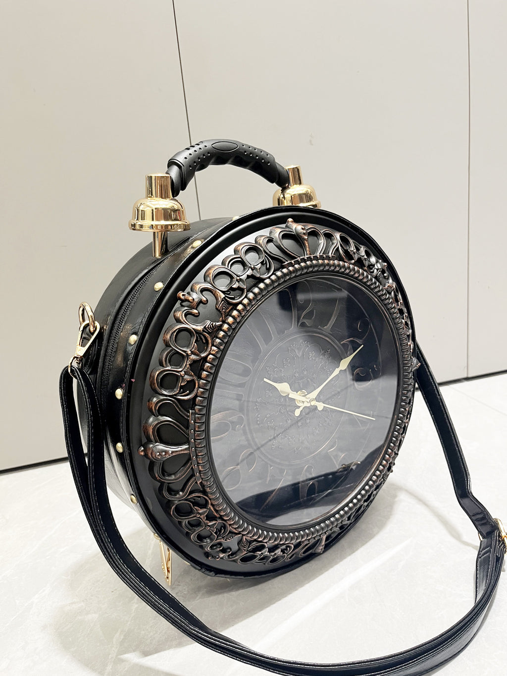 Women’s Vintage Clock Design Shoulder Bag