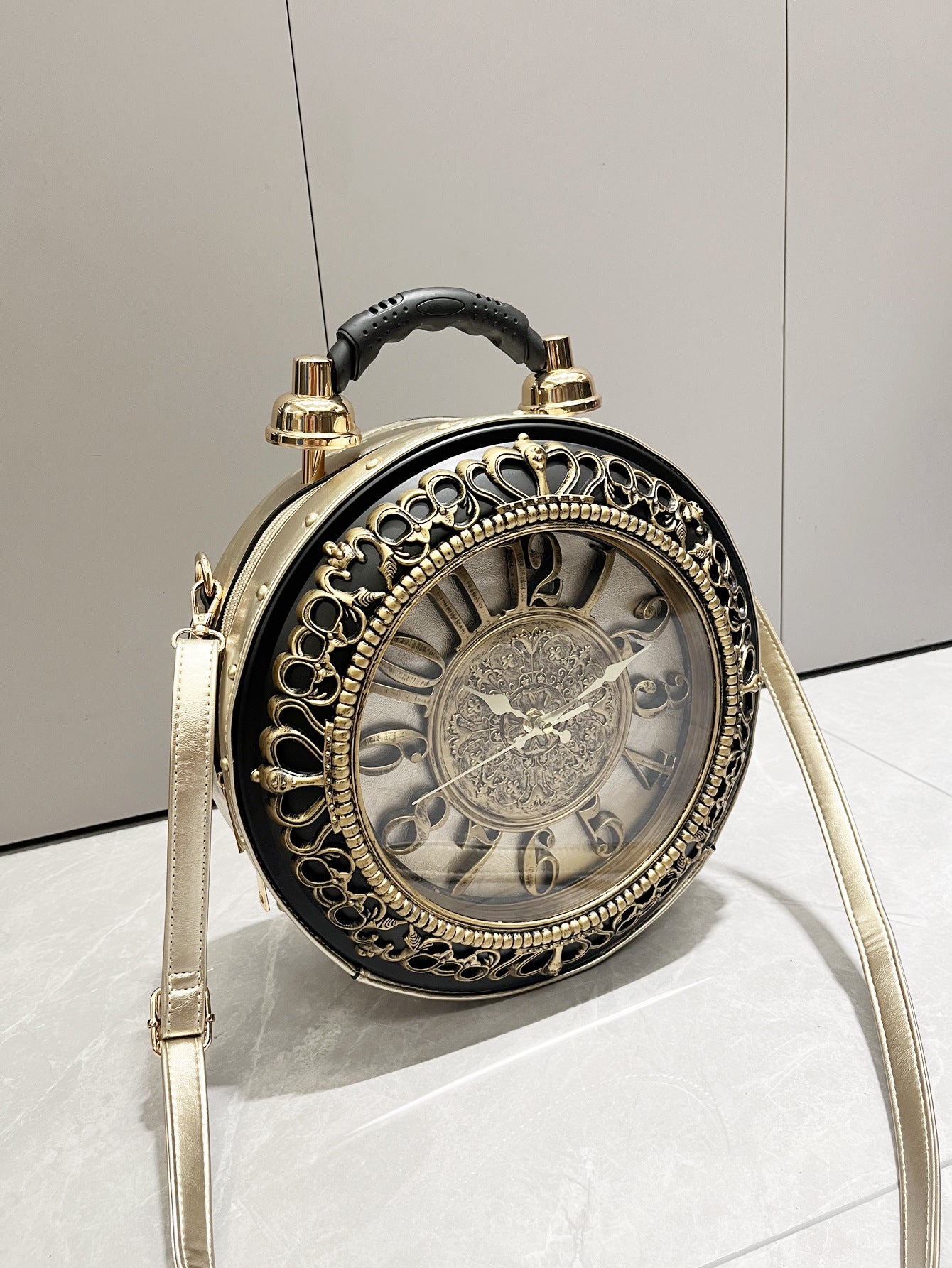 Women’s Vintage Clock Design Shoulder Bag