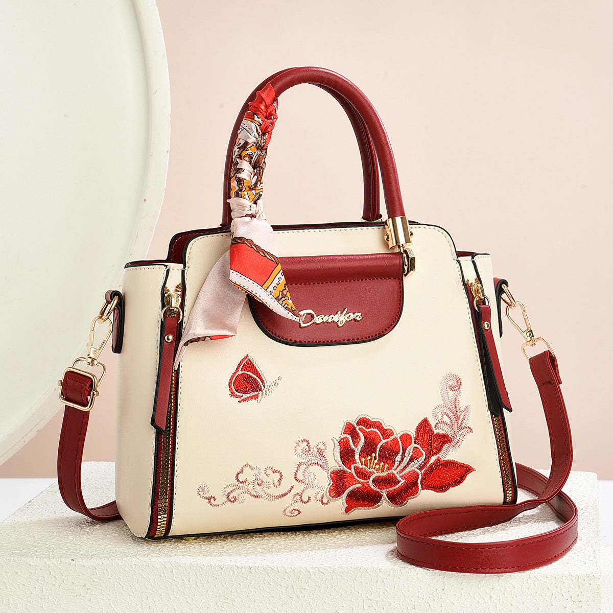 Women’s Artistic Charm Embroidered Handbag