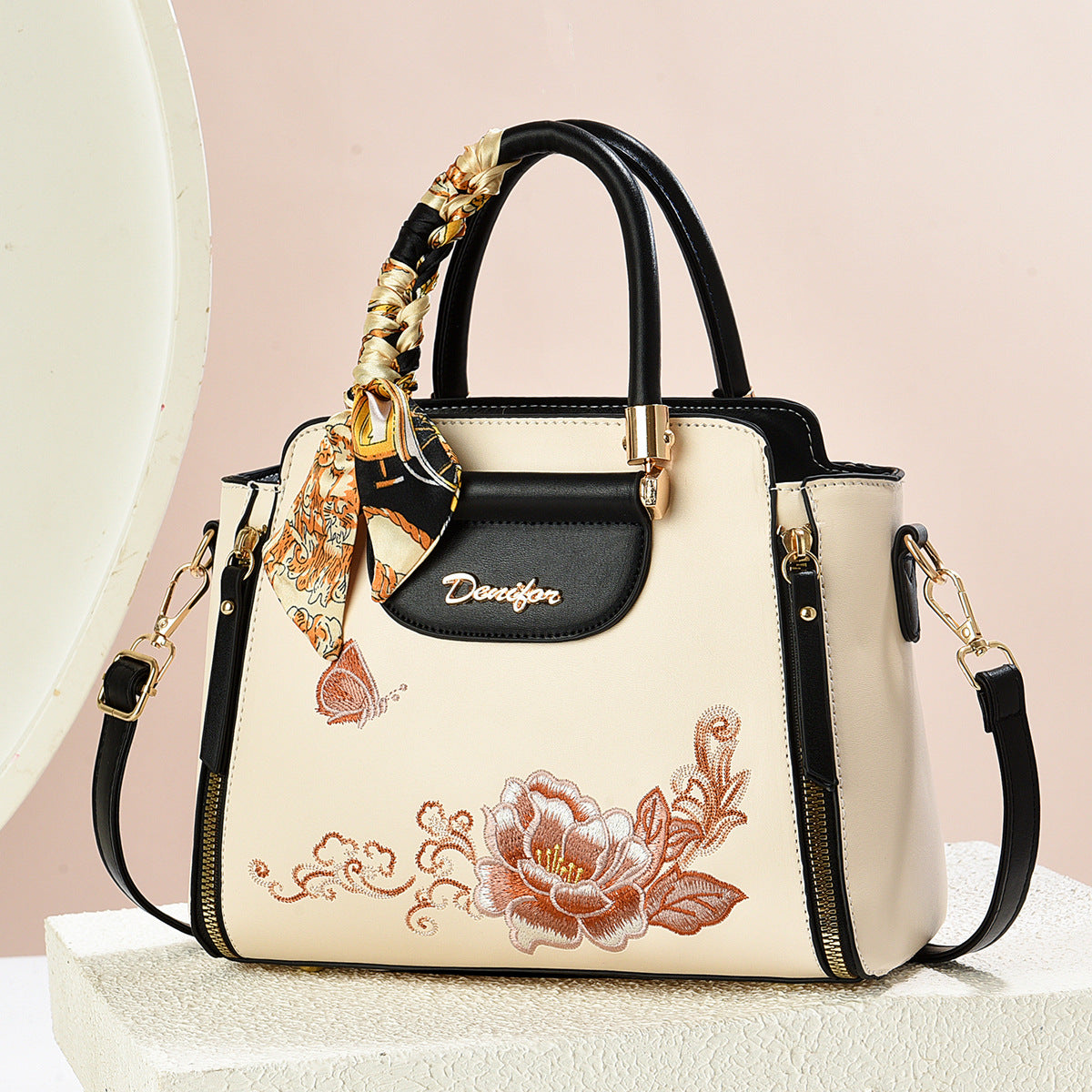 Women’s Artistic Charm Embroidered Handbag