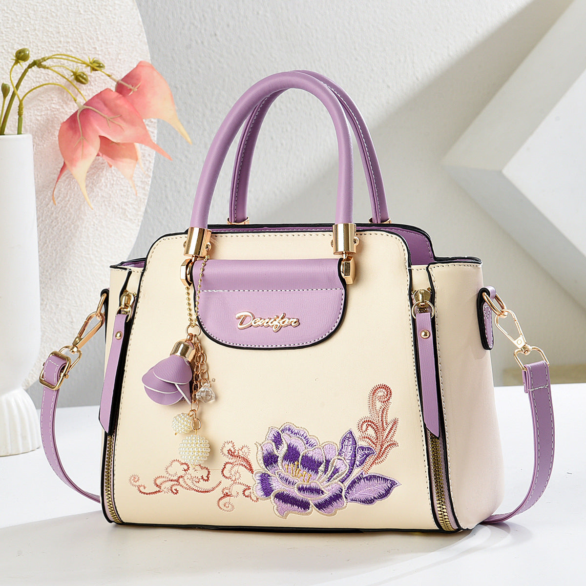 Women’s Artistic Charm Embroidered Handbag