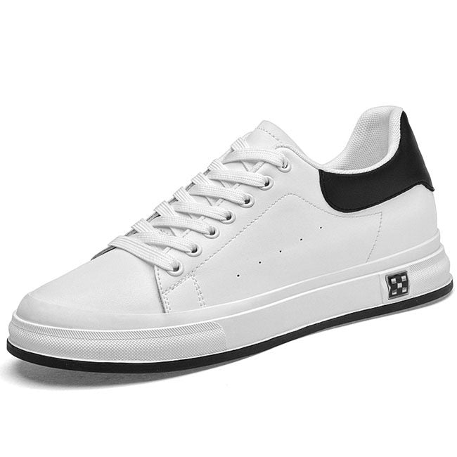 Low-Top Laced sneakers